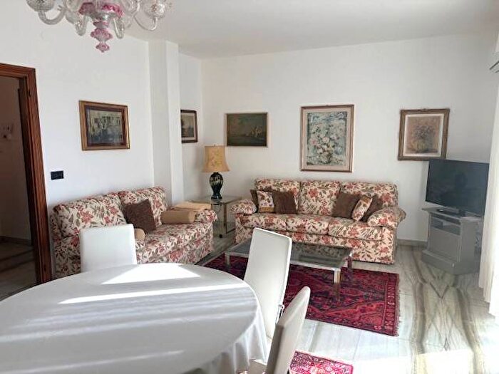 Appartamento quadrilocale in affitto in Via Giovanni Felisati, Mestre, Venezia