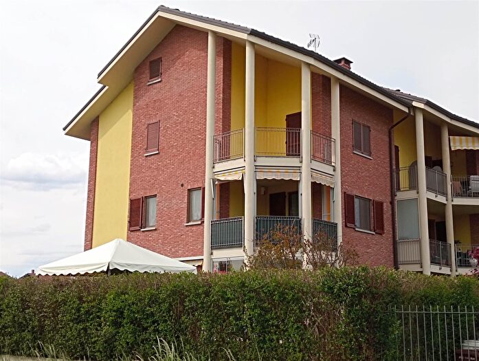 Appartamento con 5 locali in vendita in Via Salvo dAcquisto, Poirino