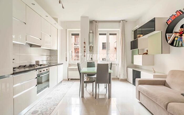 Appartamento bilocale in vendita in Via Pietro Pomponazzi, Milano