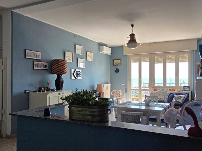 Appartamento trilocale in affitto in Via Antonio Gramsci, Centro Storico, Anzio