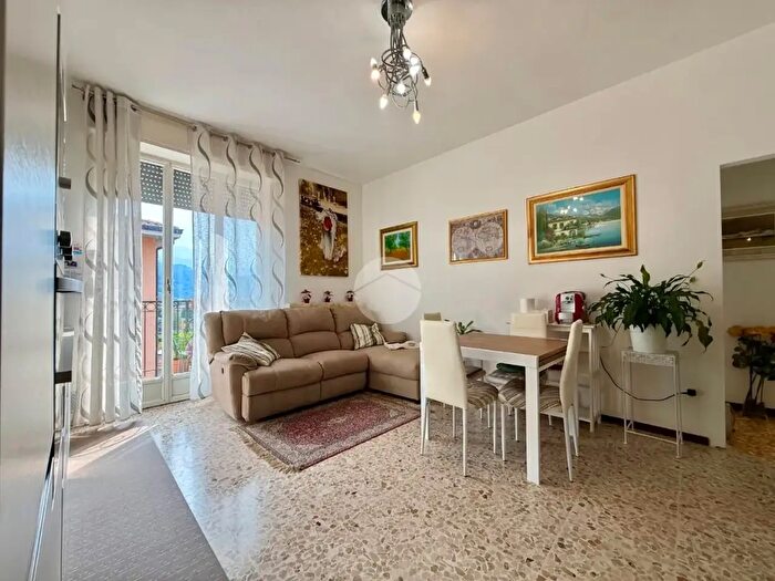 Appartamento trilocale in vendita in Via Fratelli Losa, Alzano Lombardo