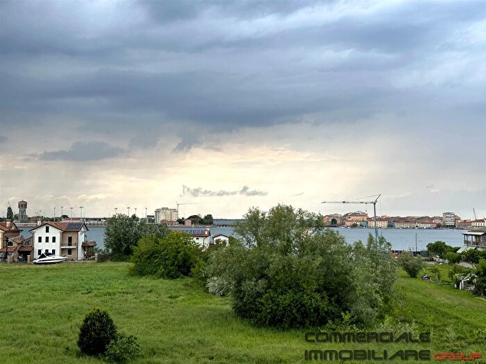 Appartamento quadrilocale in affitto in Via P E Venturini Sottomarina Chioggia Ve, Chioggia
