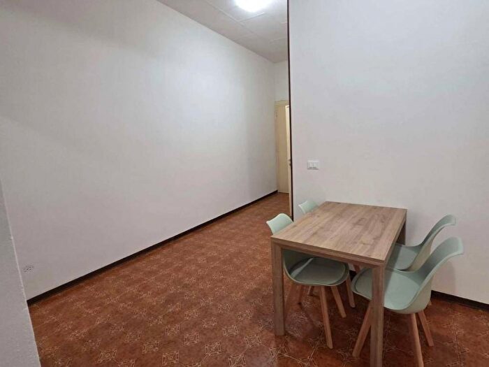Appartamento trilocale in affitto in Via de' Castagnoli, Centro Storico, Bologna