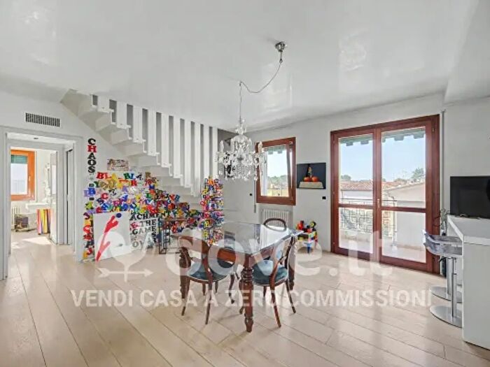 Appartamento con 6 locali in vendita in Via Angelo Secchi, Padova