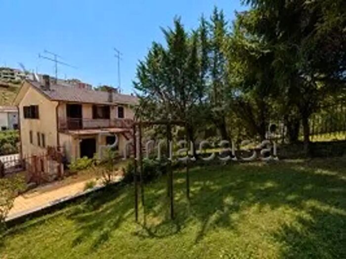 Casa con 6 locali in vendita in Via Vajo Barbana, Bosco Chiesanuova