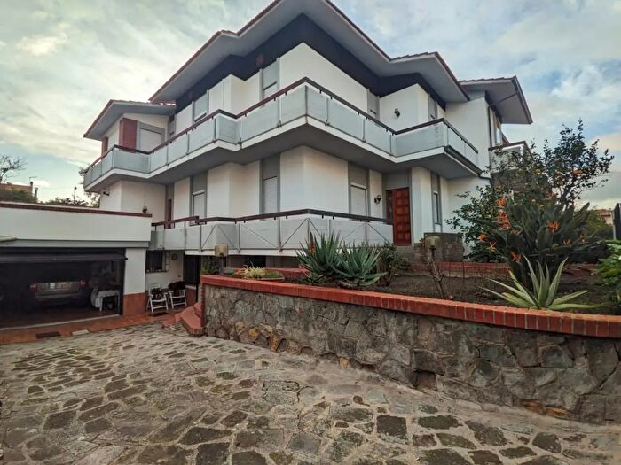 Casa con 5 locali in vendita in Oristano