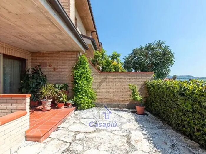 Casa con 6 locali in vendita in Via Paolo Borsellino, Montegranaro