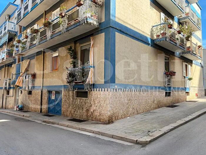 Appartamento quadrilocale in vendita in Via Giovanni Verga, Canosa Di Puglia