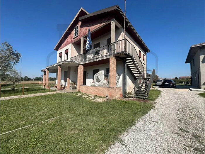 Casa trilocale in vendita in Via dei Roveri, Abano Terme