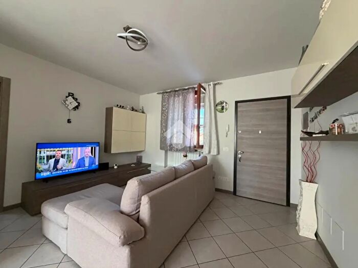 Appartamento trilocale in vendita in Via Carlo Porta, Verolanuova