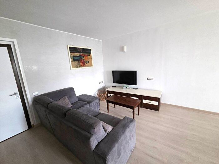 Appartamento trilocale in affitto in Via Luigi Pasteur, Cavenago di Brianza