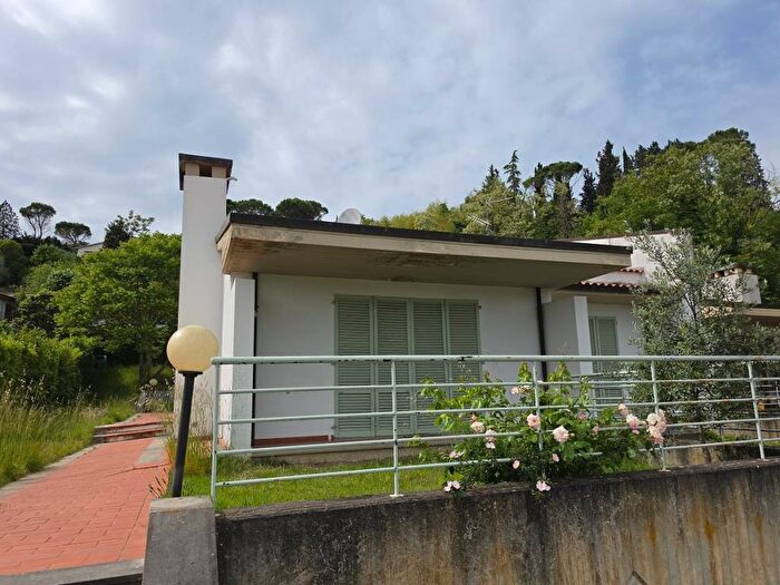 Casa con 6 locali in affitto in Via Camilla Ravera, Centro, Rignano sullArno