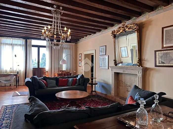 Appartamento quadrilocale in affitto in Via Foresto di Pagnano, Asolo