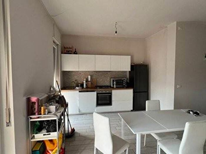 Appartamento trilocale in affitto in Via Alberto Mario, Amendola Buonarroti, Milano