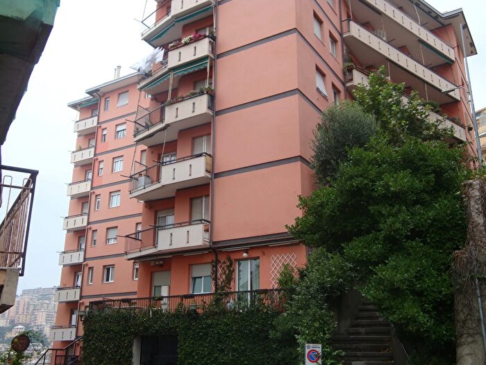 Appartamento quadrilocale in vendita in Via Giovanni Amarena a, Genova