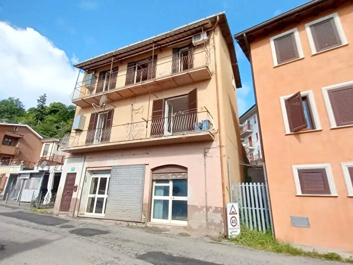 Appartamento con 6 locali in vendita in Via del Crocifisso, Genazzano