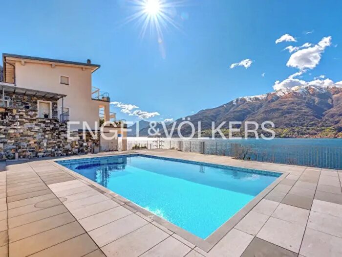 Appartamento quadrilocale in vendita in Dorio