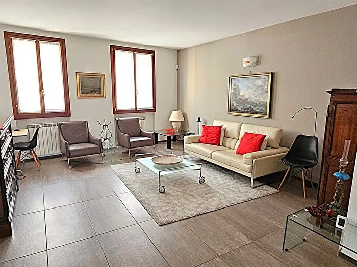 Appartamento quadrilocale in vendita in Via Giovanni Carnevali, Cremona