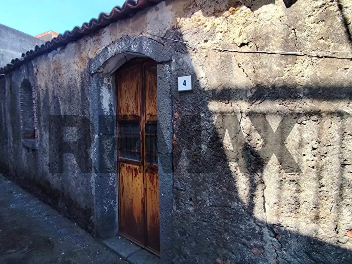Casa trilocale in vendita in Linguaglossa