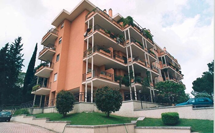 Appartamento quadrilocale in vendita in Via Galli, Roma