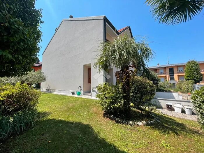 Case in Vendita e in Affitto - 2