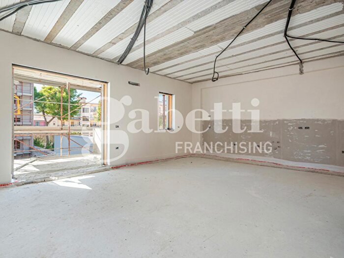 Appartamento trilocale in vendita in Via Biancardi, Frattamaggiore