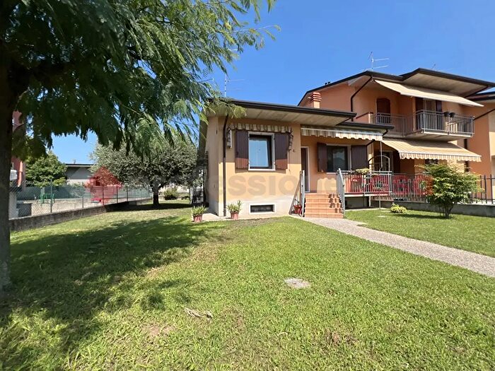 Casa quadrilocale in vendita in Via Nicolo dei Conti c, Bovolone