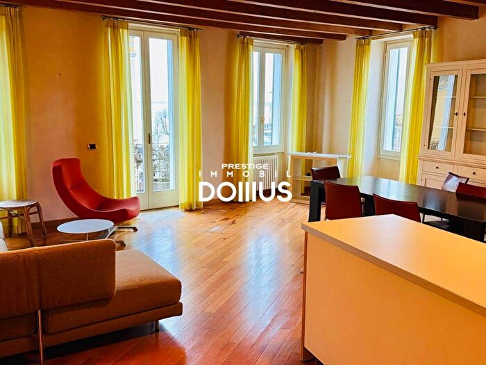 Appartamento trilocale in affitto in Via Roma, Centro Storico, Desenzano del Garda