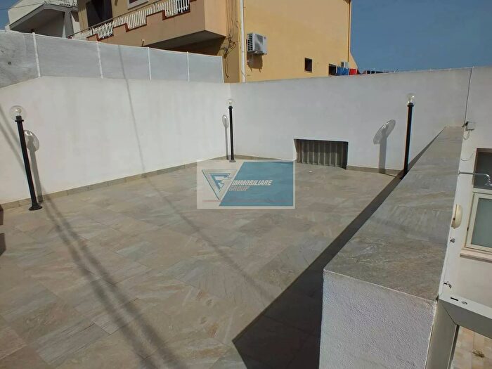 Casa con 6 locali in vendita in Avola