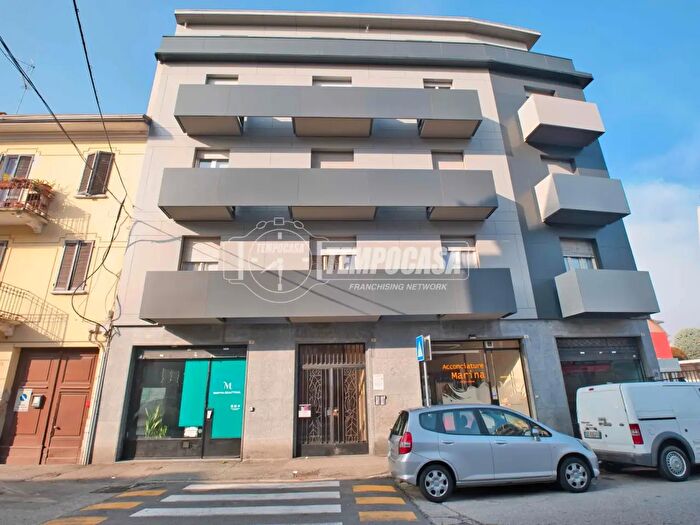 Appartamento bilocale in vendita in Via Perazzi, Novara