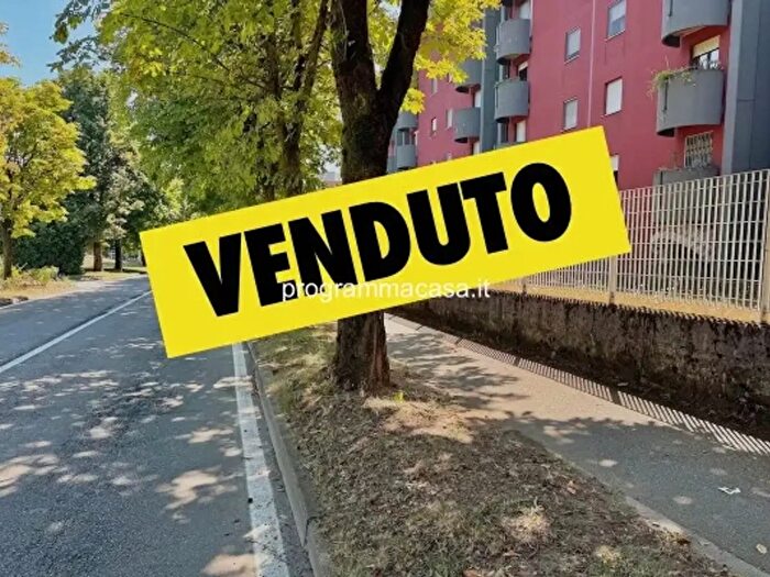 Appartamento trilocale in vendita in Via Pietro Nenni, Segrate