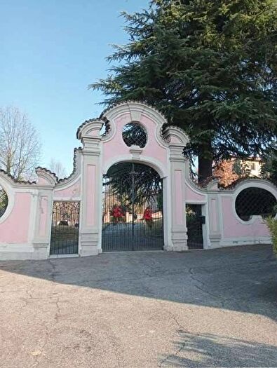 Appartamento con 6 locali in affitto in Piazza Marconi, Centro, Moncestino