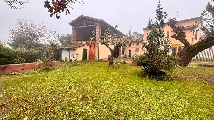 Casa in vendita in Torre Sacchetti, Stradella