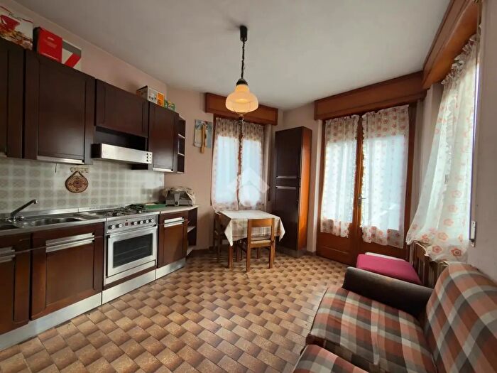 Appartamento trilocale in vendita in Via Roveschiera, Grosotto