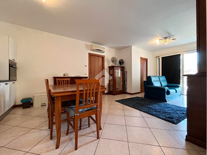 Appartamento trilocale in vendita in Via Sebastiano Venier, Padova