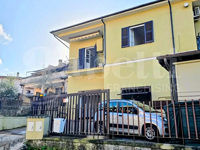 Appartamento trilocale in vendita in Via Vicinale Bracchi, Colleferro