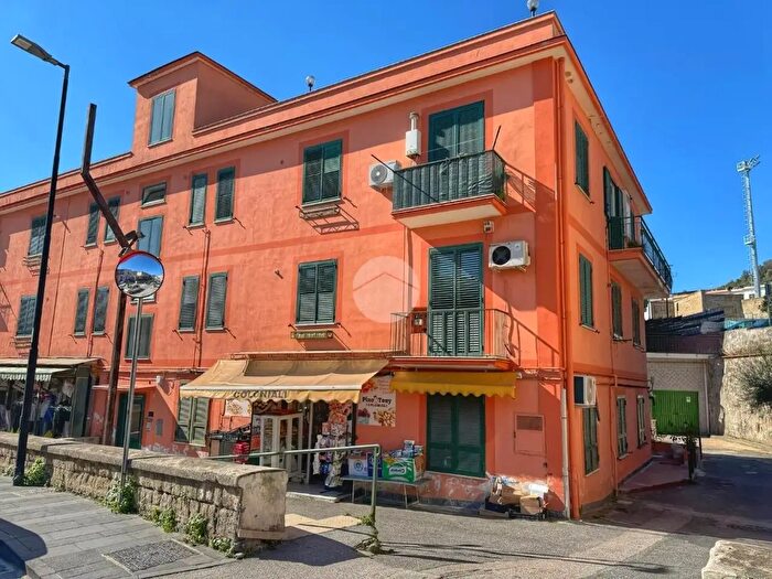 Appartamento trilocale in vendita in Via Montenuovo Licola Patria, Pozzuoli
