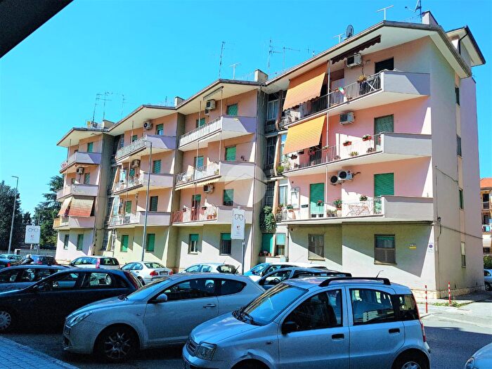Appartamento quadrilocale in vendita in Via Adige, Frosinone
