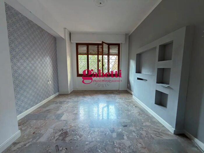 Appartamento con 5 locali in vendita in Via Elbano Gasperi, Firenze