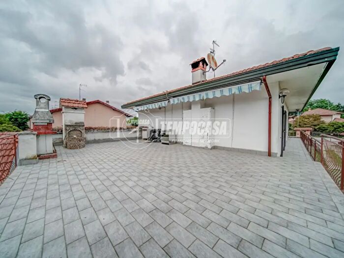 Appartamento quadrilocale in vendita in Via Arquello, Castelletto Sopra Ticino