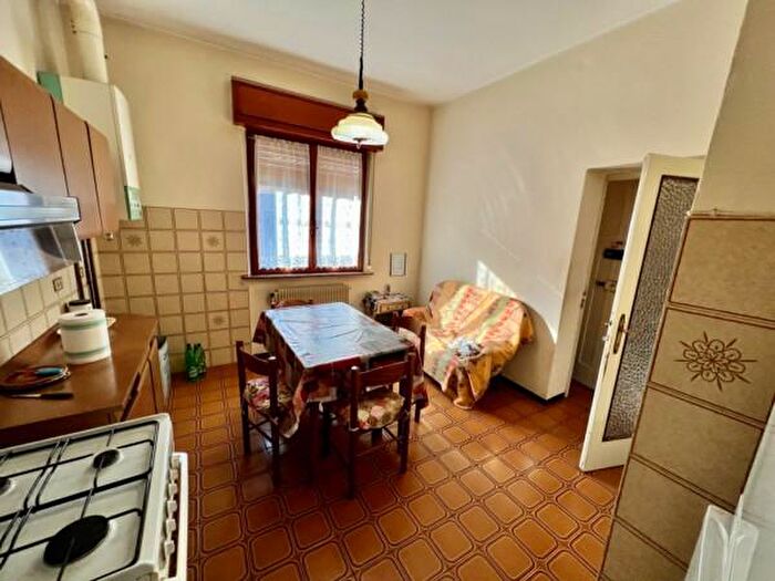 Appartamento trilocale in vendita in Via Nino di Giovanni, Piacenza