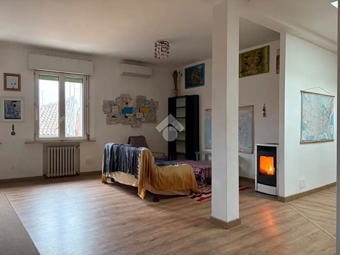 Appartamento quadrilocale in vendita in Via della Paglia, Ferrara