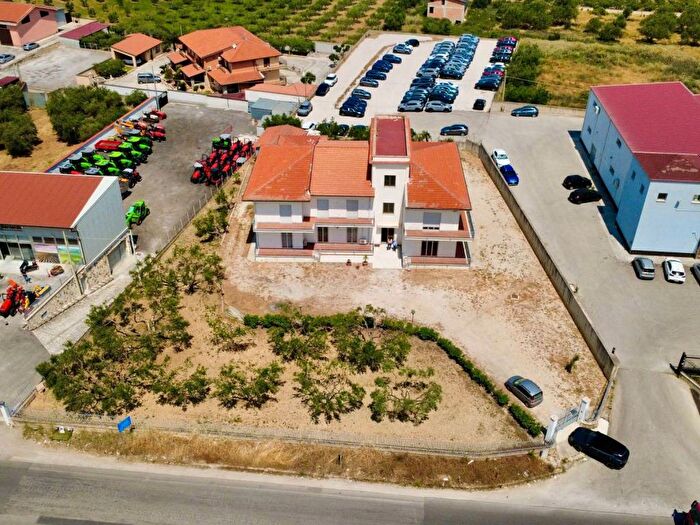 Casa con 6 locali in affitto in SS, Partinico