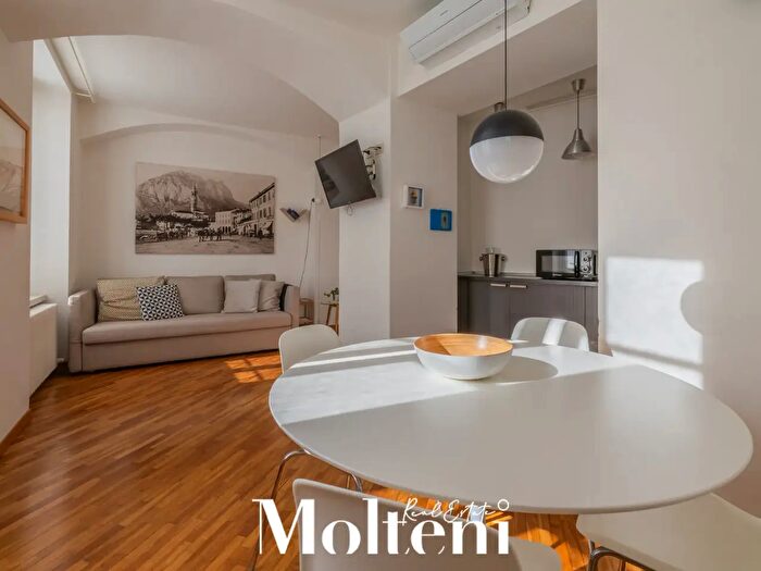 Appartamento quadrilocale in vendita in Via Bovara, Lecco