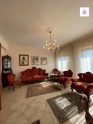 Appartamento con 5 locali in vendita in Via Manzoni, Erice