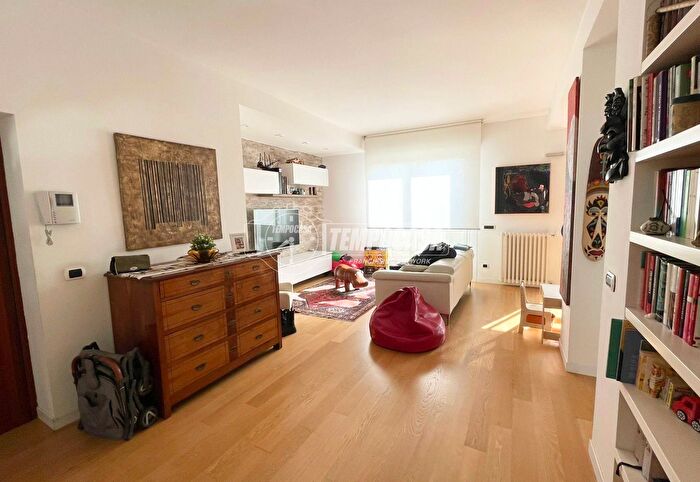 Appartamento trilocale in vendita in Milano