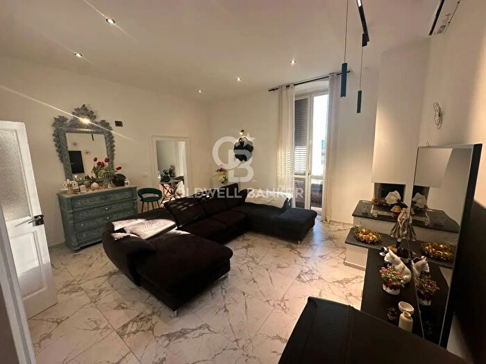 Appartamento con 6 locali in vendita in Via Cavour, Brindisi