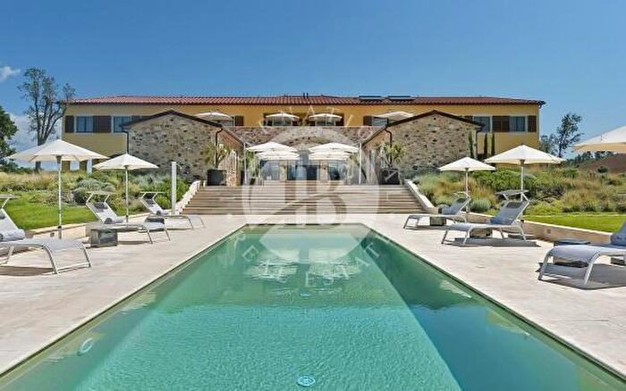 Casa con 6 locali in vendita in Manciano