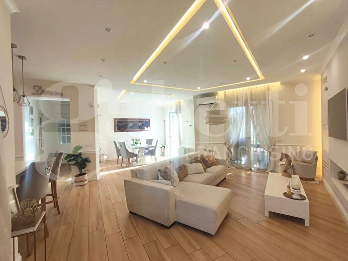 Appartamento trilocale in vendita in Via Benedetto Cozzolino, Ercolano