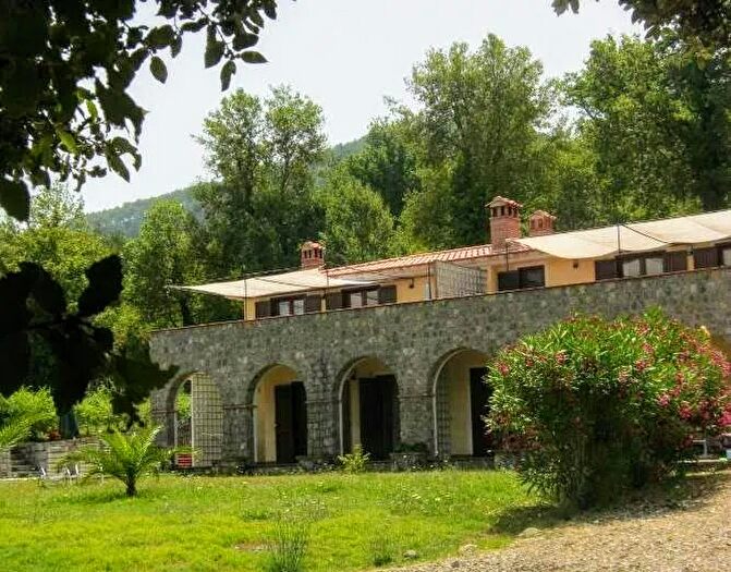 Casa con 10 locali in vendita in Via Trave, San Giovanni A Piro